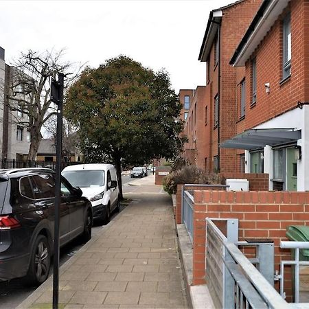 London 4 Bedroom House エクステリア 写真