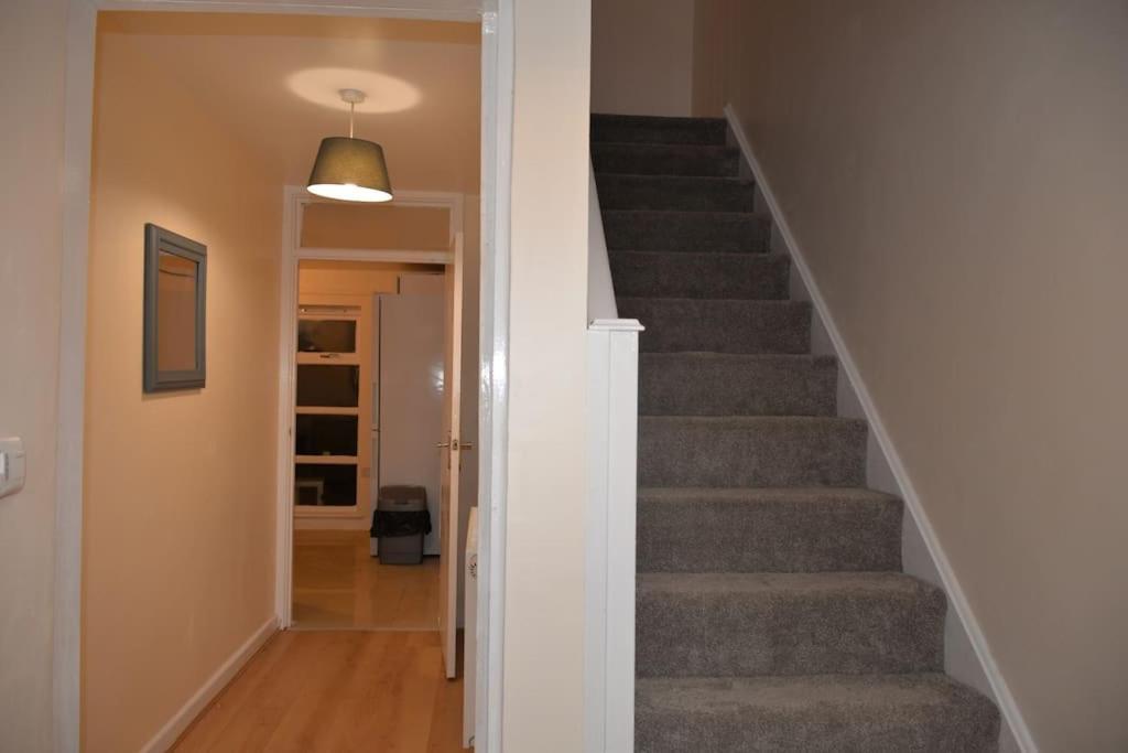 London 4 Bedroom House エクステリア 写真