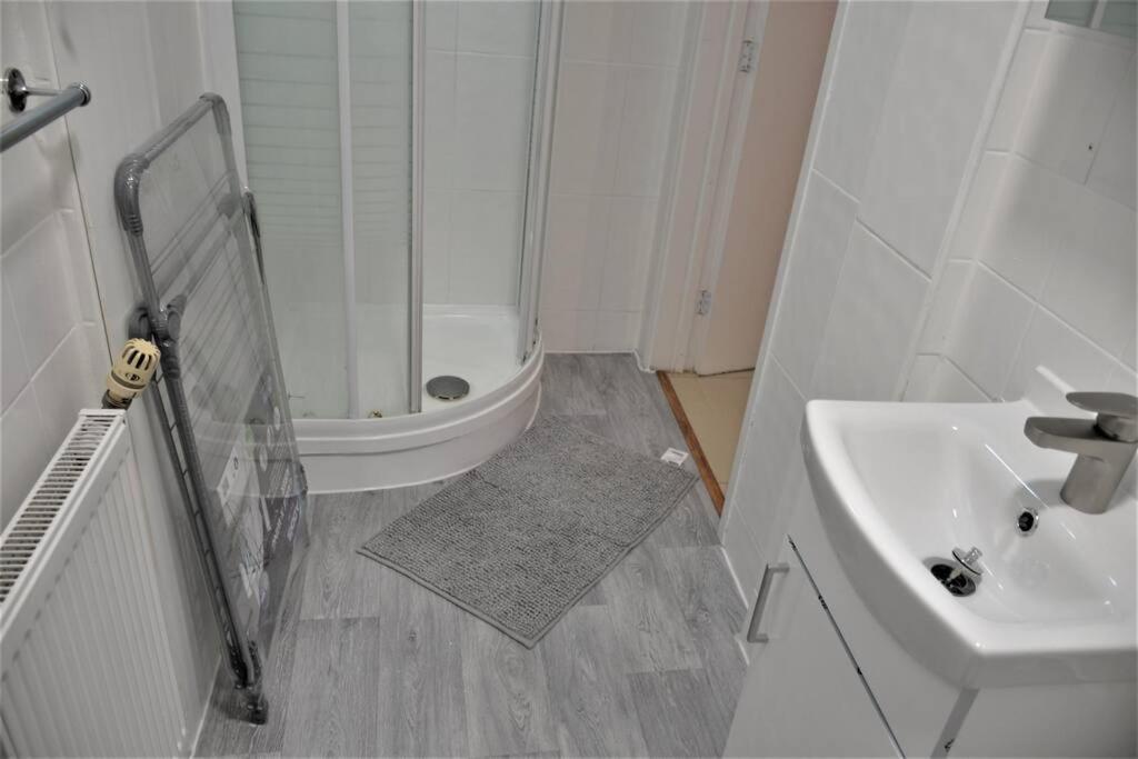 London 4 Bedroom House エクステリア 写真